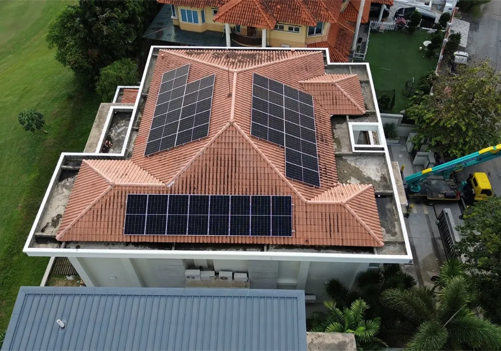 Malaysia’s Microgrid & solar panel installation at home roof