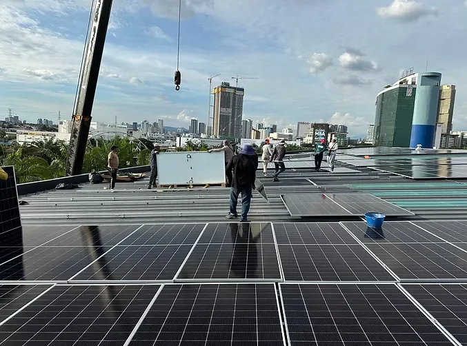 373 kWp Solar installation - amcharge